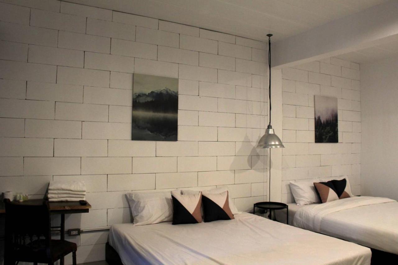 The Good Days Hotel Удон Тани Екстериор снимка