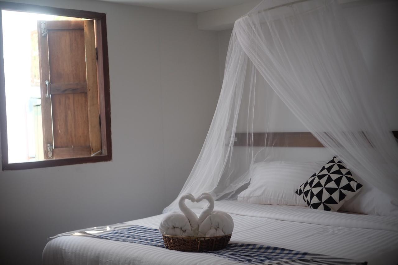 The Good Days Hotel Удон Тани Екстериор снимка