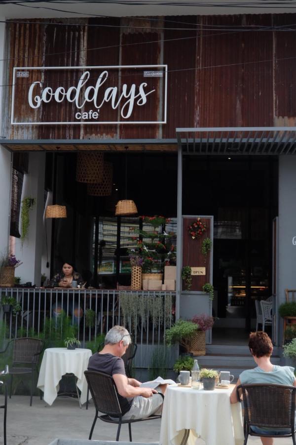The Good Days Hotel Удон Тани Стая снимка